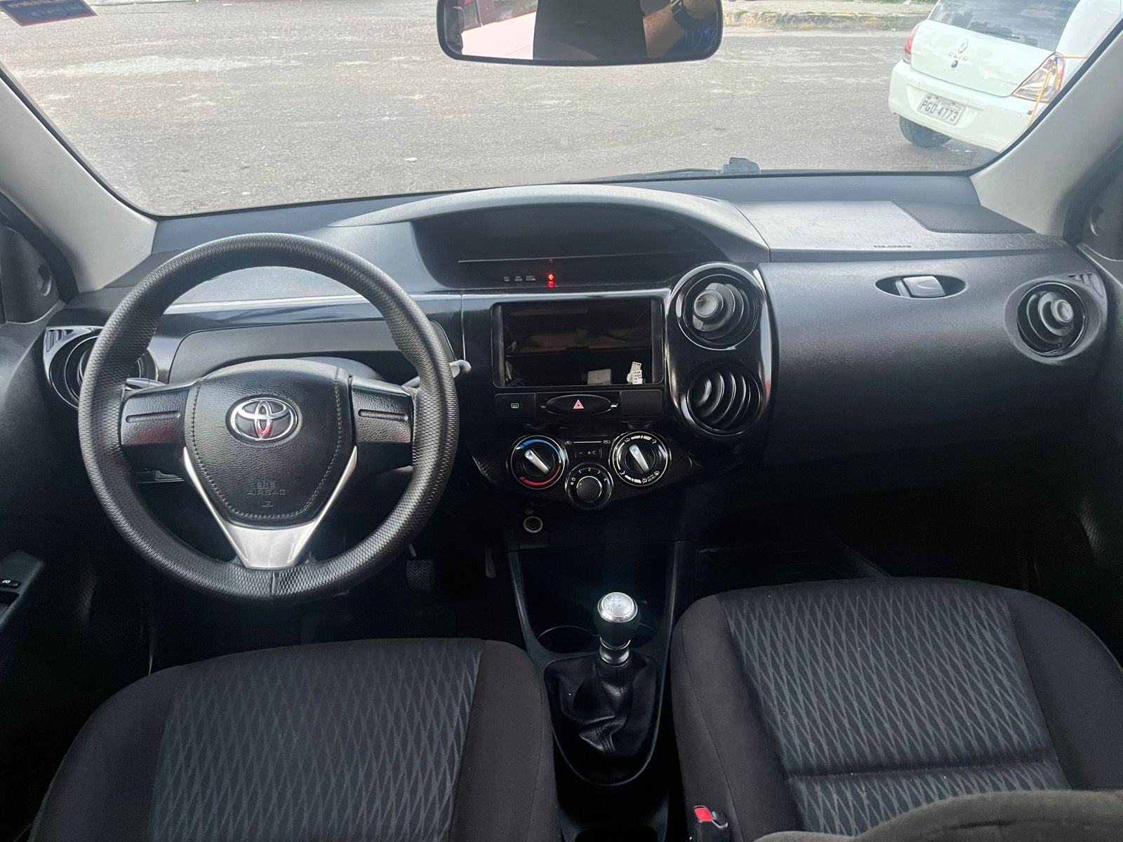 TOYOTA         ETIOS